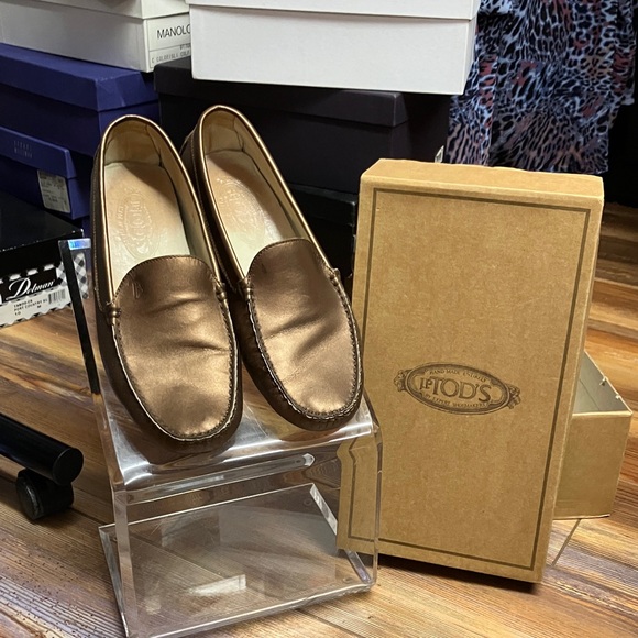 Tod's Shiny Copper Loafers - Picture 1 of 3